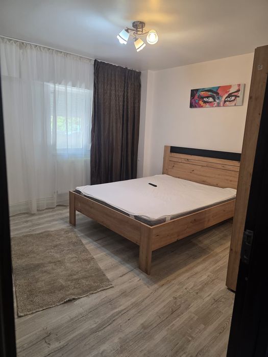 Închiriez apartament  1 camera