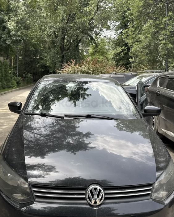 Продам машину Volkswagen polo 2014