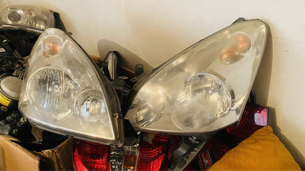 Фара переднаяя Тойота каролла