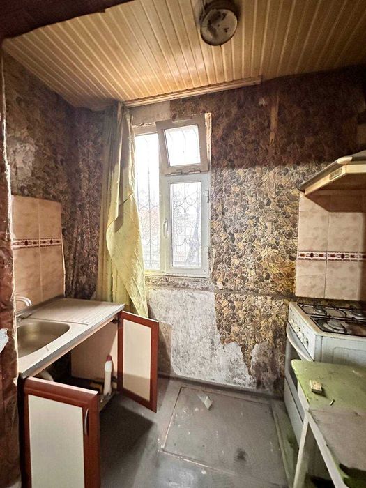 Продаётся 2 комнатная квартира можно под бизнес 1 этаж