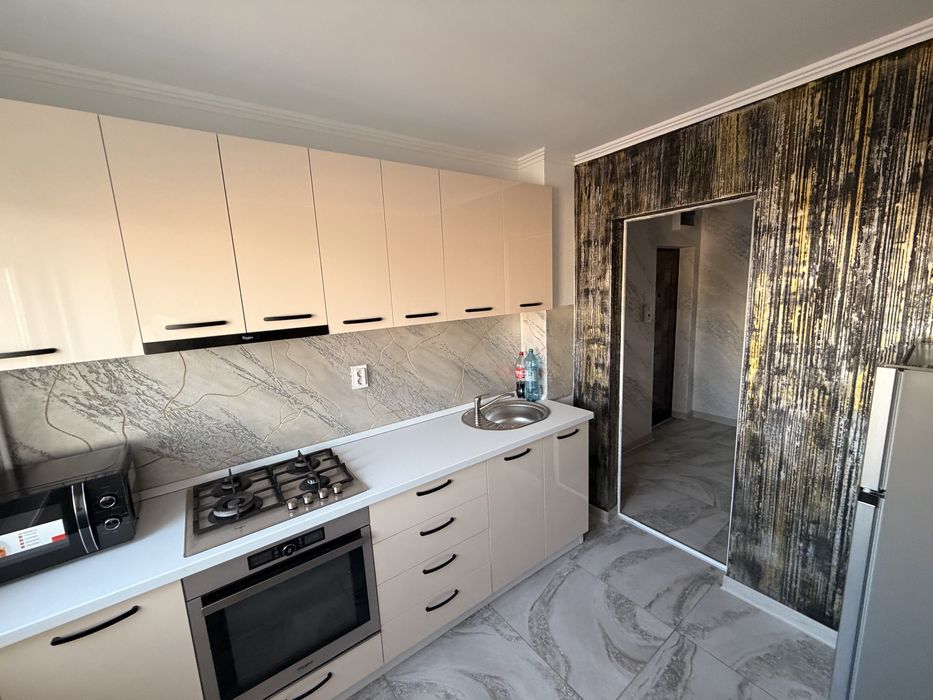 Inchiriez 2 garsoniere si un apartametn 2 camere  termen lung