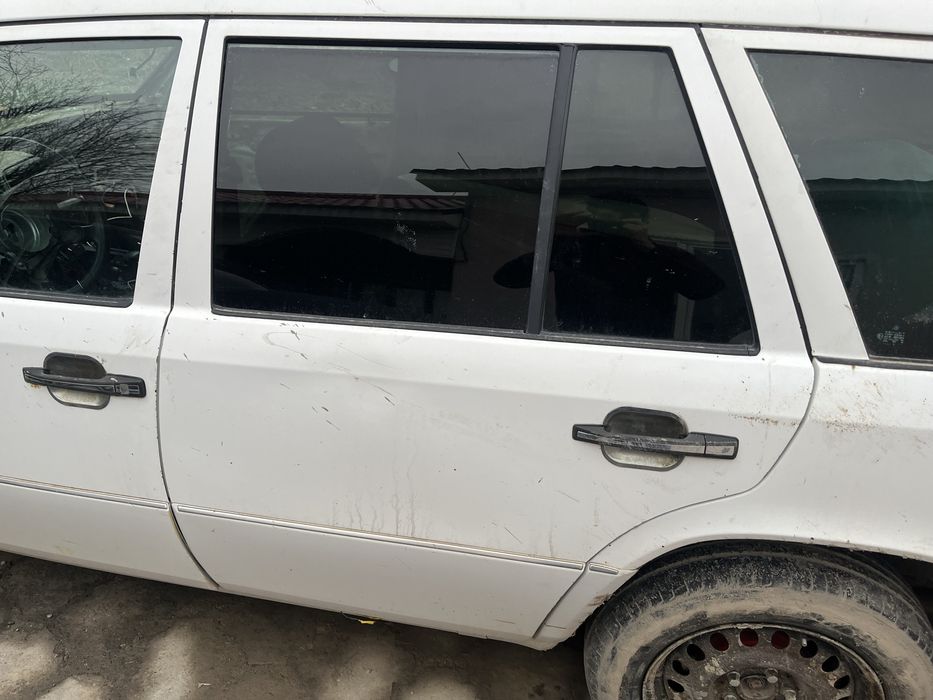 Продаются двери на 124 уневерсал