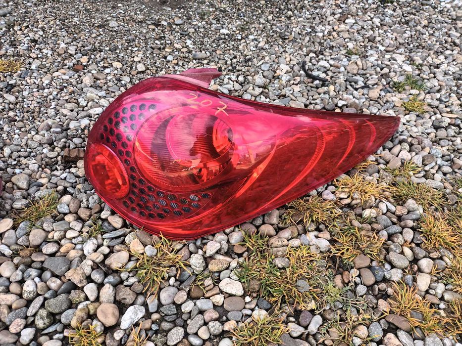 ляв и десен стоп за пежо 207 комби PEUGEOT 207 SW