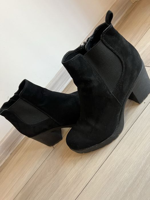 Велурени боти