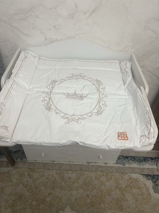 Продам комод детский,пуфик в подарок