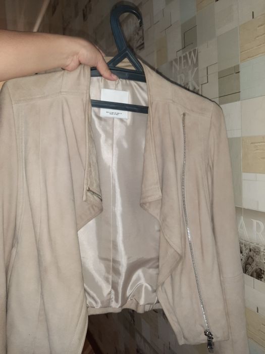 Продам натуральную замшевую кожанку Mango замшевую