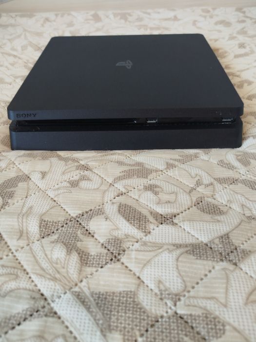 Play station 4slim 500GB
