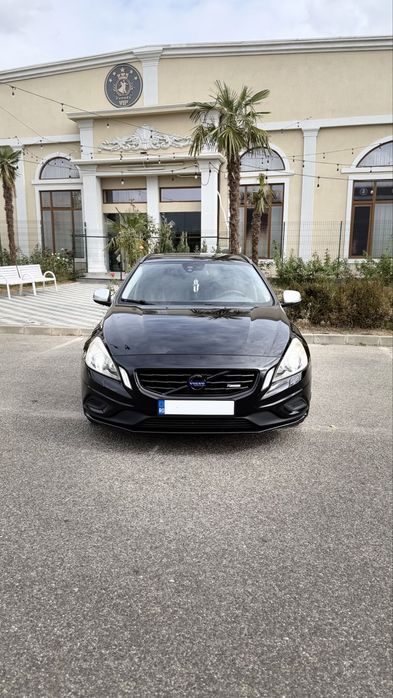Volvo V60 R-Design 1.6 T4 Benzină