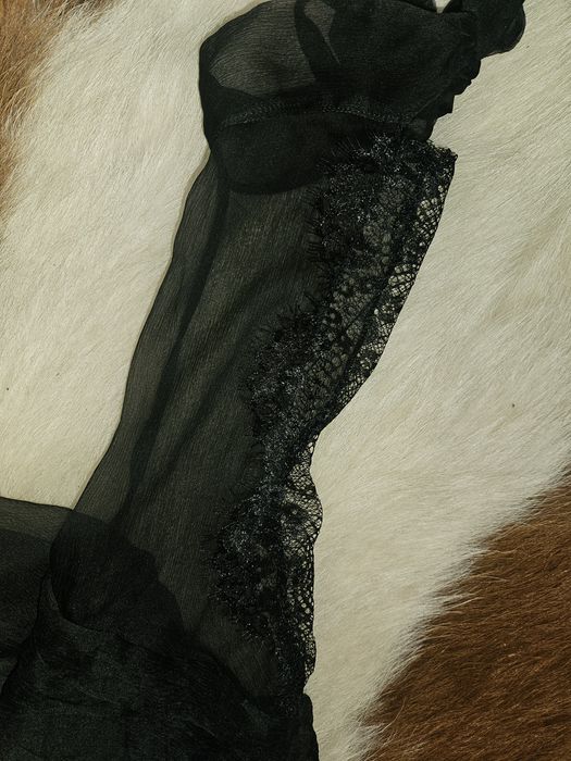 Vand rochie silk 100 % matase Depot 96 cu dantela  la baza si pe maneci