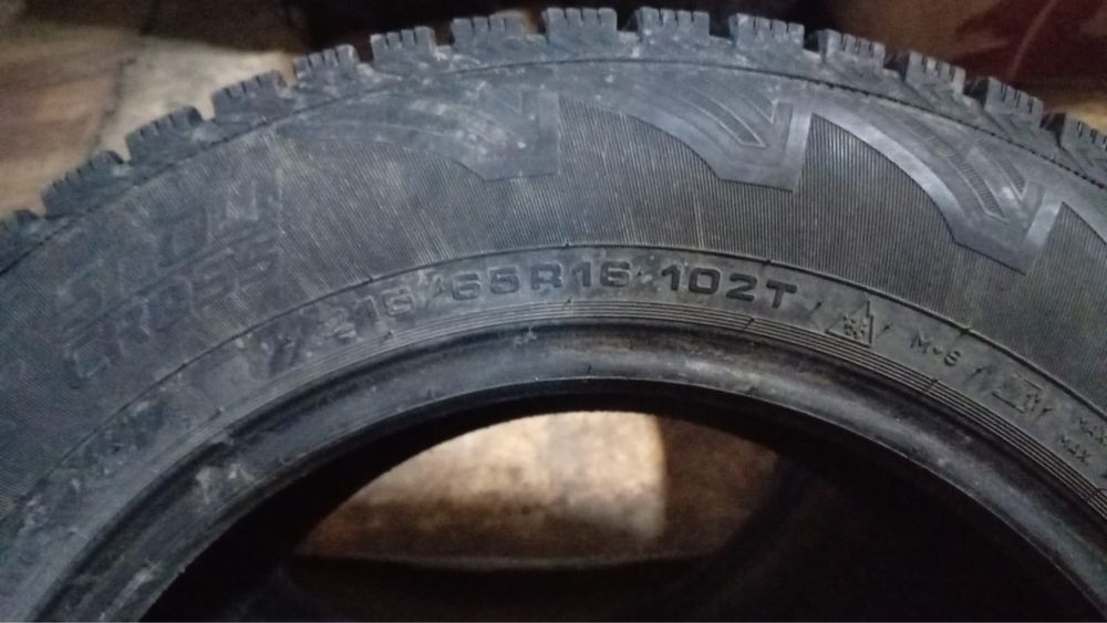 Зимние шины продам