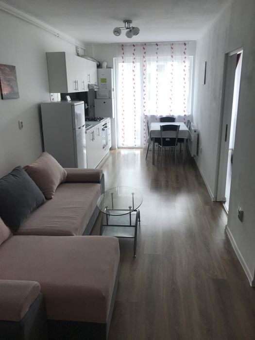 Inchiriez apartament Floresti cu parcare subterana