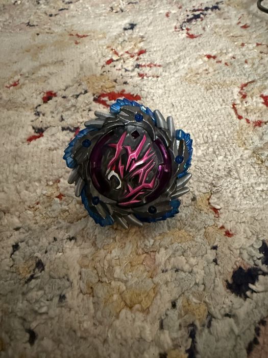 Бейблейды, Shadow Amaterios SB, Brutal Luinor