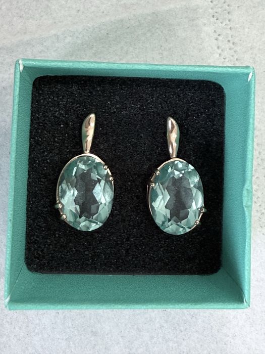 Продам золотые серьги