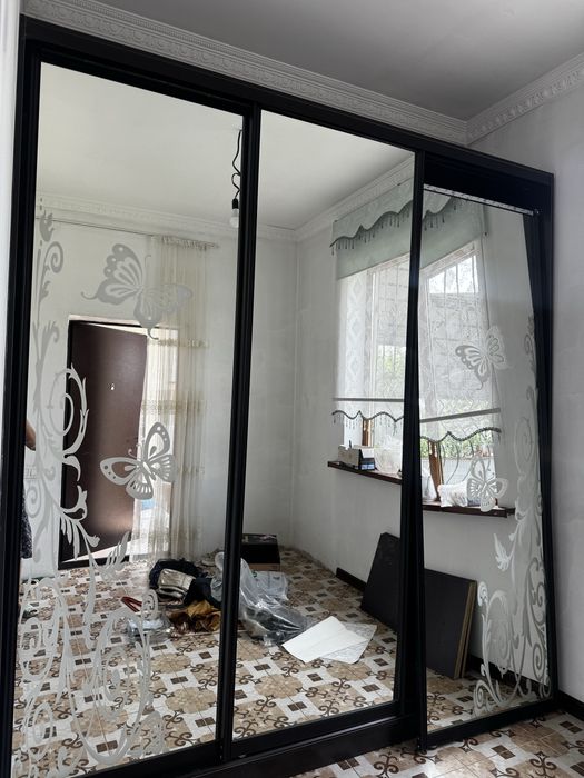 Срочно разбираем стройный  Шкаф торг есть