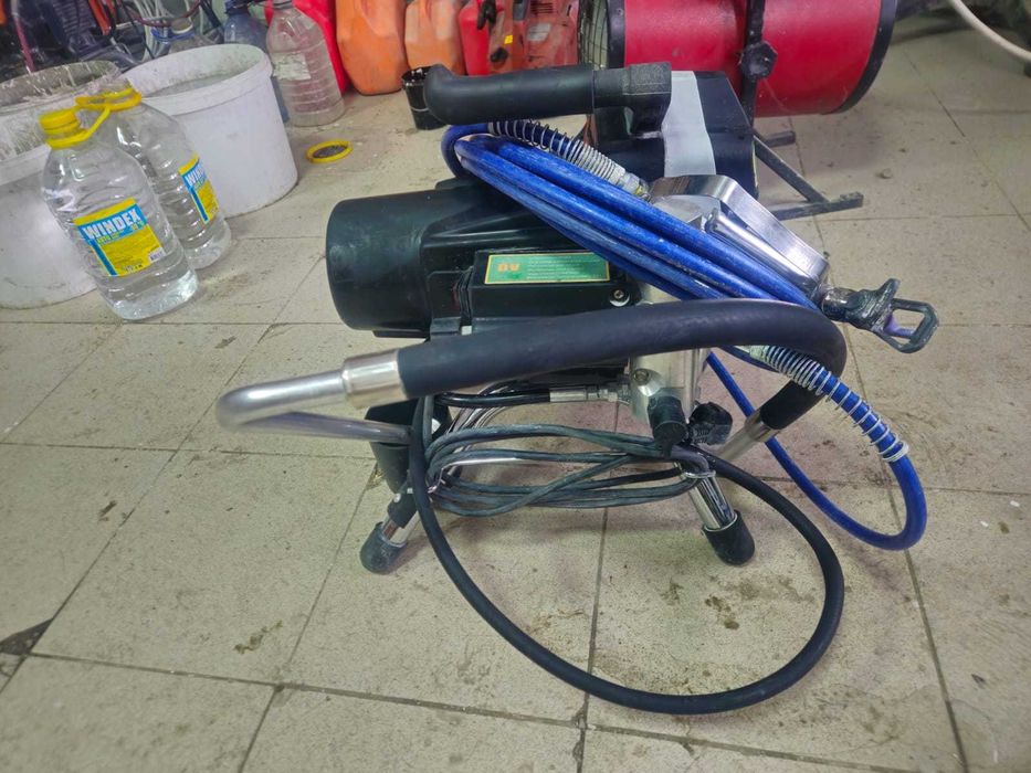 Продам безвоздушный краскопульт 395 модель