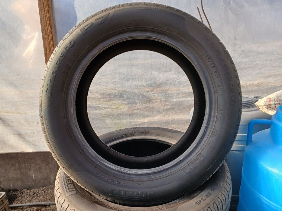 Cauciucuri de vară Pirelli.