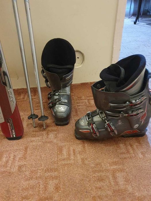 Clăpari. Schiuri de vanzare