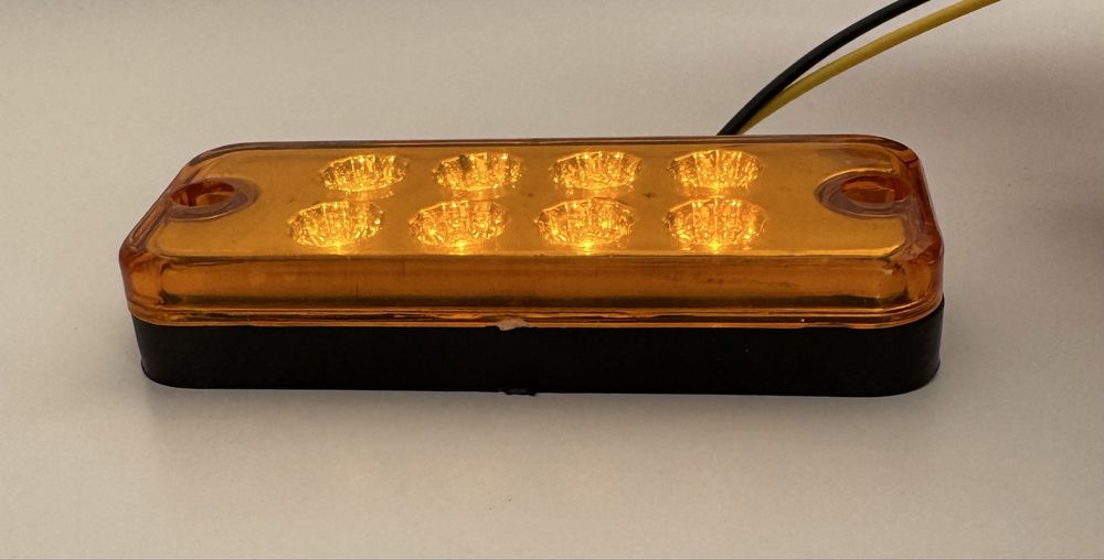 LED габарит червен 8 диода 12V за камион, ремарке, бус