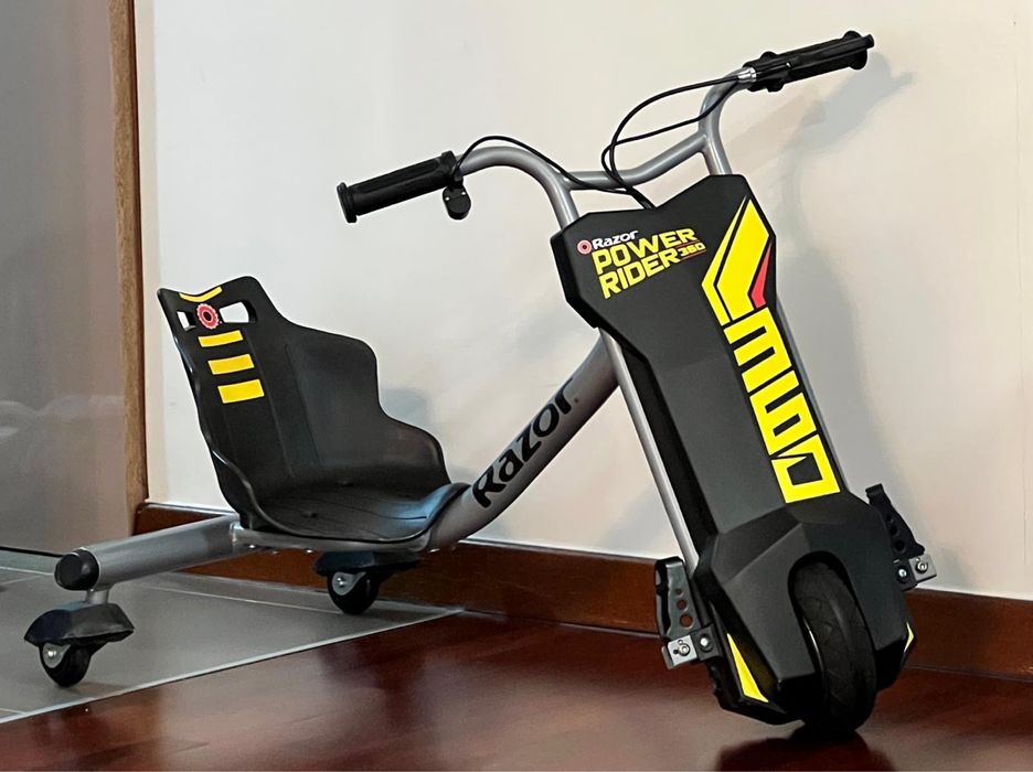 Tricicleta electrica RAZOR POWER RIDER 360- driftting si distractie!
