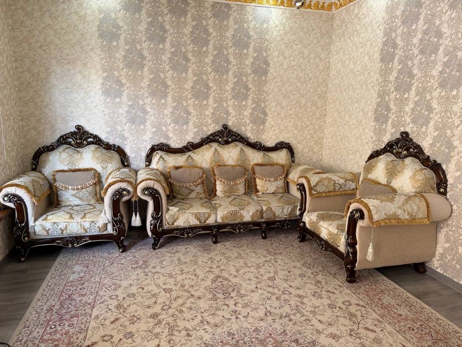 Продается мягкая мебель диван кресло китай