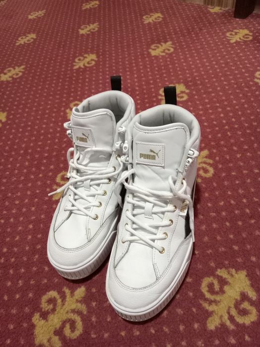 Adidasi puma mărimea 41 , fără zgârieturi aproape noi