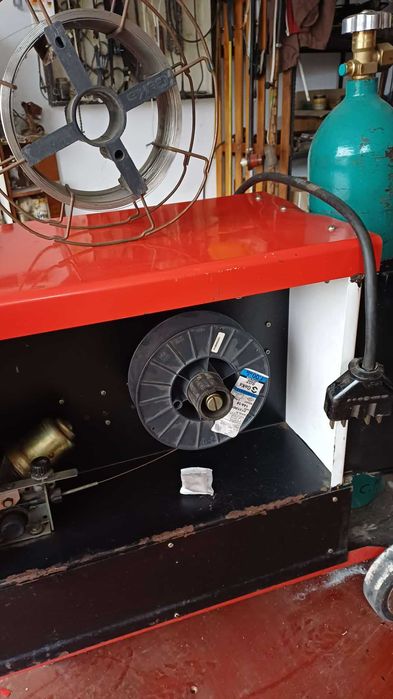 Трансформаторен трифазен МИГ-МАГ заваръчен апарат Редко