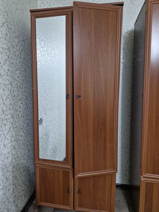 Продам кухный и шкаф