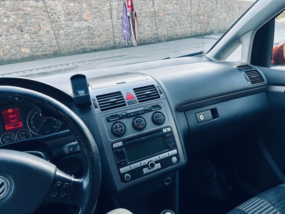Volkswagen Touran 2009 1.9 TDI – DPF activ – fiabilă
