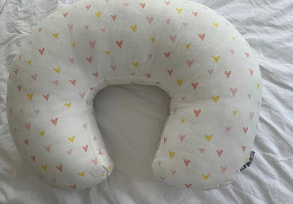 Kikkaboo Възглавница за кърмене Rabbits in Love