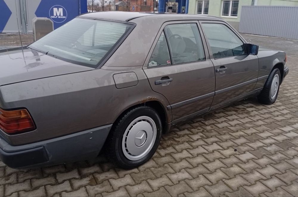 MERCEDES-BENZ E-Class 1985 — imagine 2