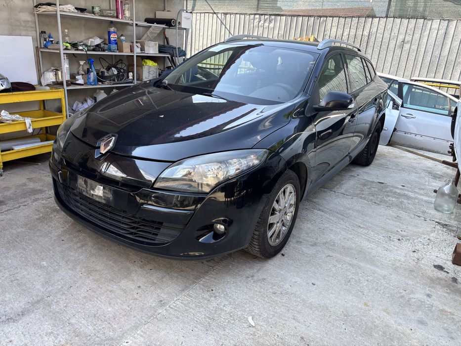 Dezmembrez  renault megane 3 1.5 dci 110 cp k9k N8 2011