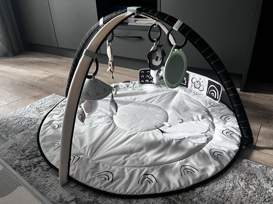 Активна гимнастика Tiny love + възглавница за време по коремче