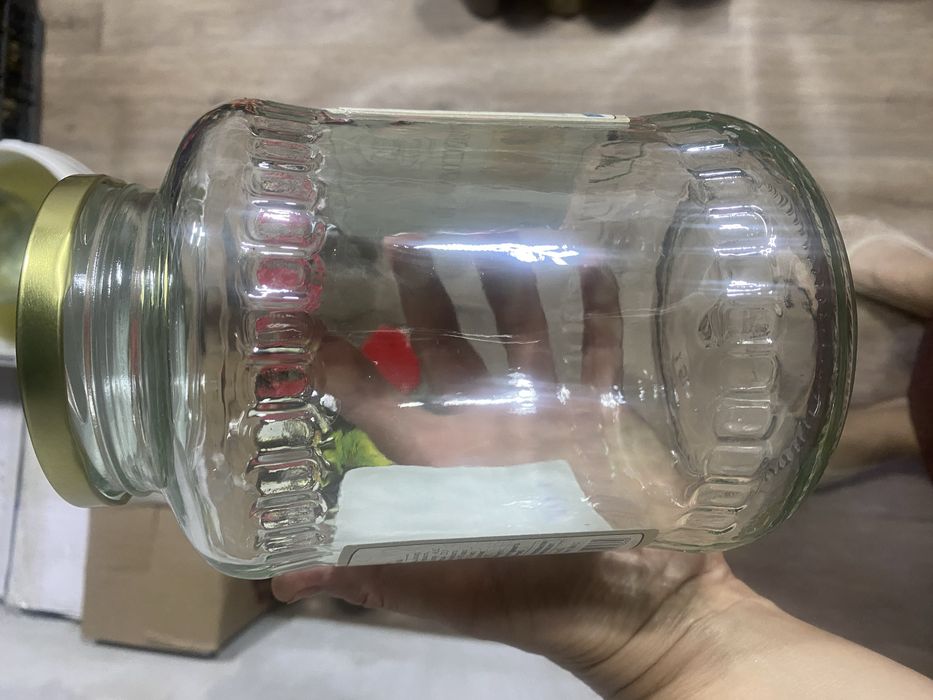 Банки 1,5 литра винтовые продам