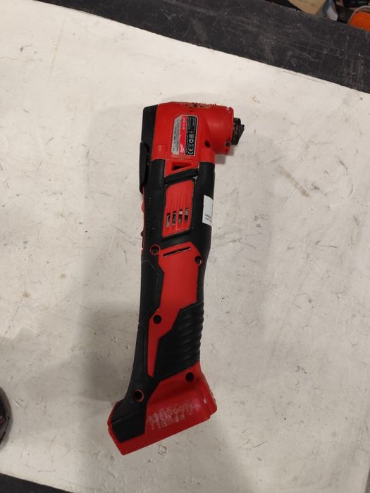 Акумулаторен мултитул Милуоки Milwaukee M18 BMT + 2Ah