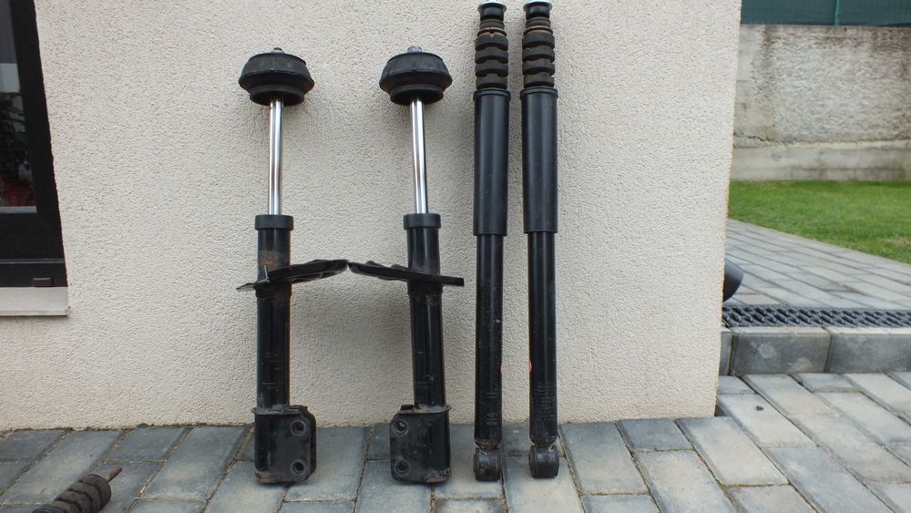 Amortizoare pentru Dacia Logan din dezmembrari, fata si spate.
