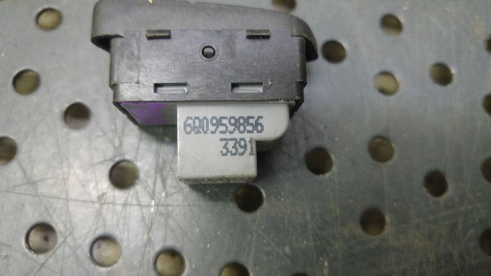 Buton geam electric dreapta fata vw polo 9n 6q0959856