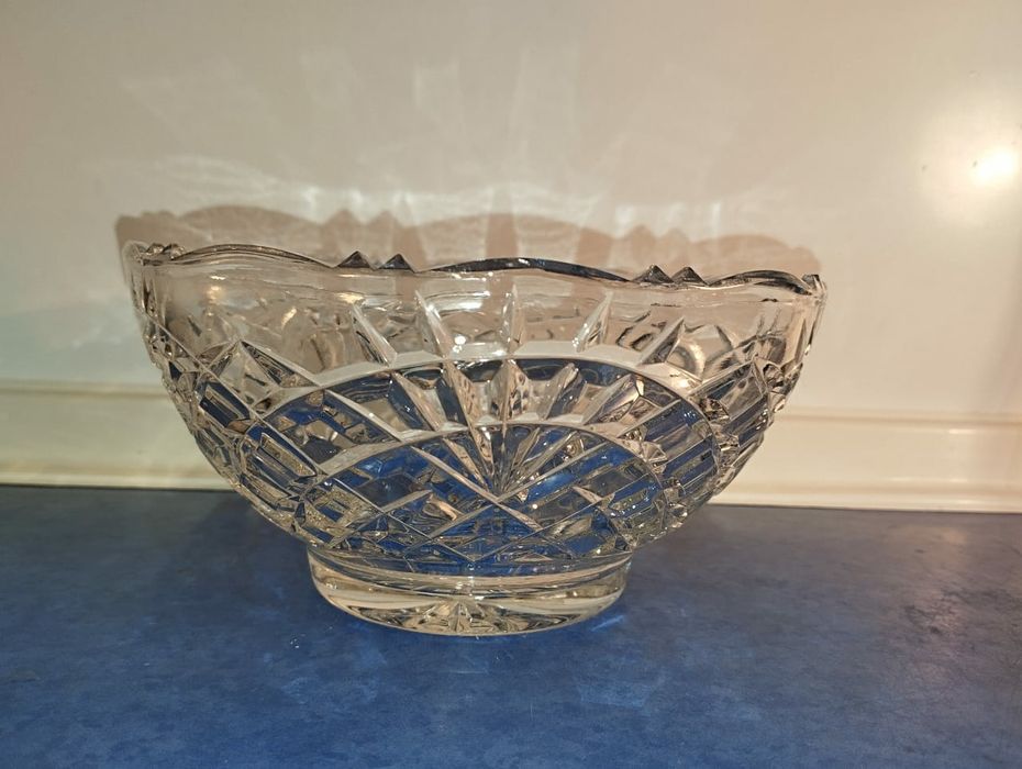 Продам хрустальный салатник