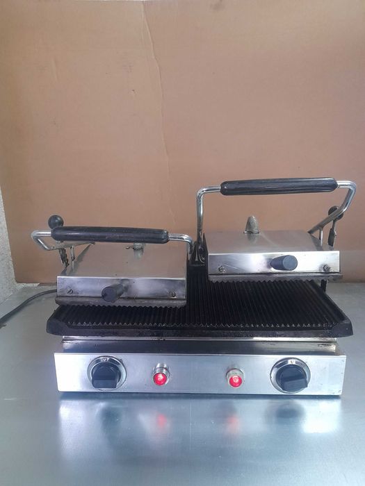 Двоен контактен грил; тостер преса