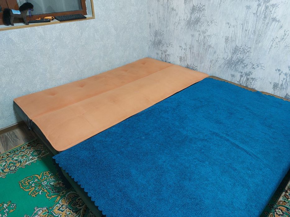 Продам два складных дивана