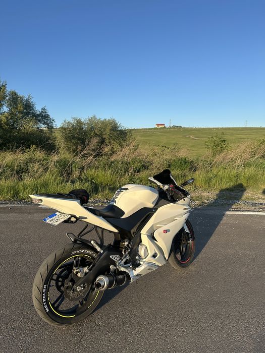 Yamaha YZF 125 Alb Perlat Impecabilă