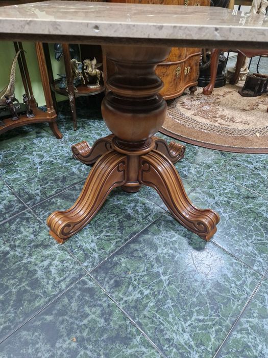 Страхотна антикварна белгийска маса с мраморен плот