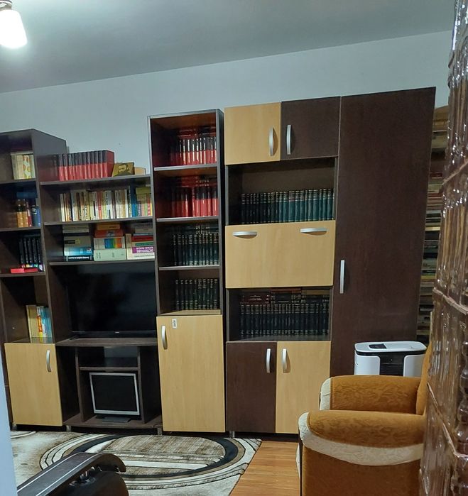 Bibliotecă  stare foarte buna