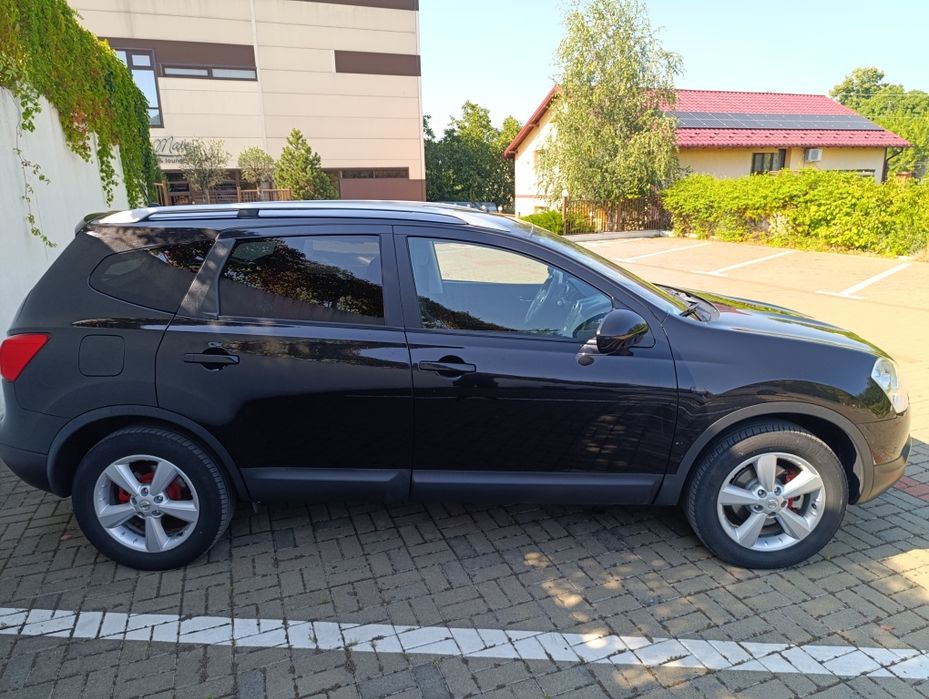 Nissan Qashqai +2 J10