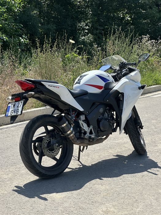 Honda CBR 125R (JC50) 2014 - Motor refăcut (133cc) | Acte la zi | Ideală A1