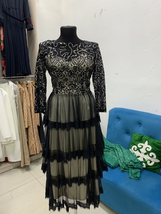 Продается нарядные платья