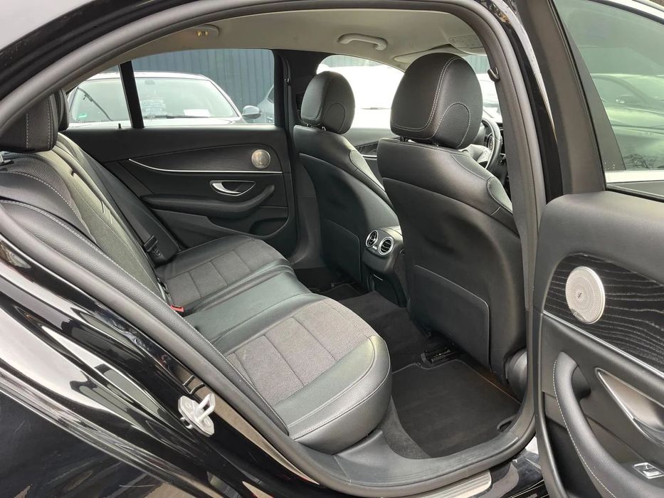 Mercedes-Benz E Mercedes E220d // Vindem in Rate Avans Zero cu Buletinul //