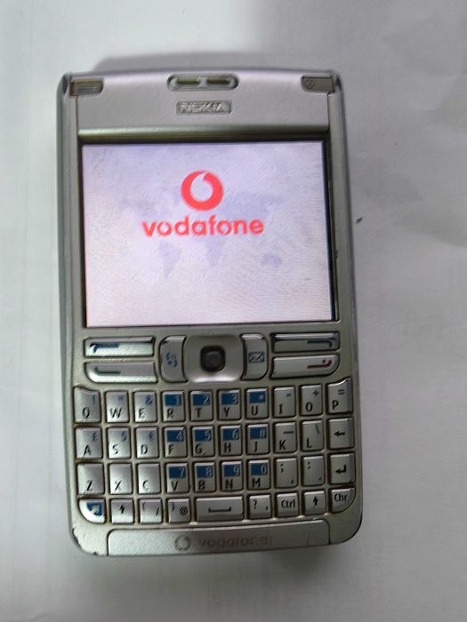 Nokia E61 RM-89, codat Vodafone, made in Finland. Cu încărcător!