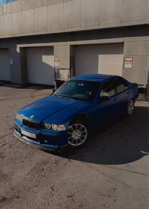 Продам игрушку - BMW 325