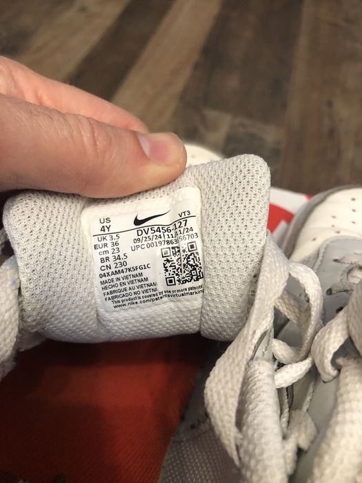 Adidasi NIKE