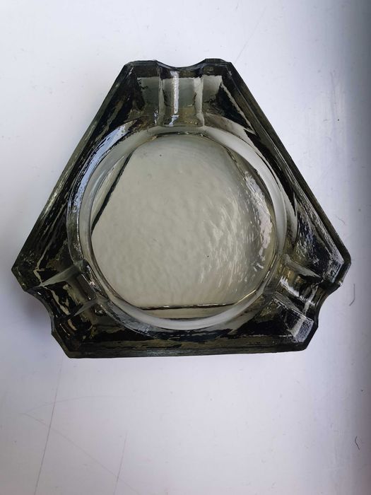 Чисто нови 2 пепелника